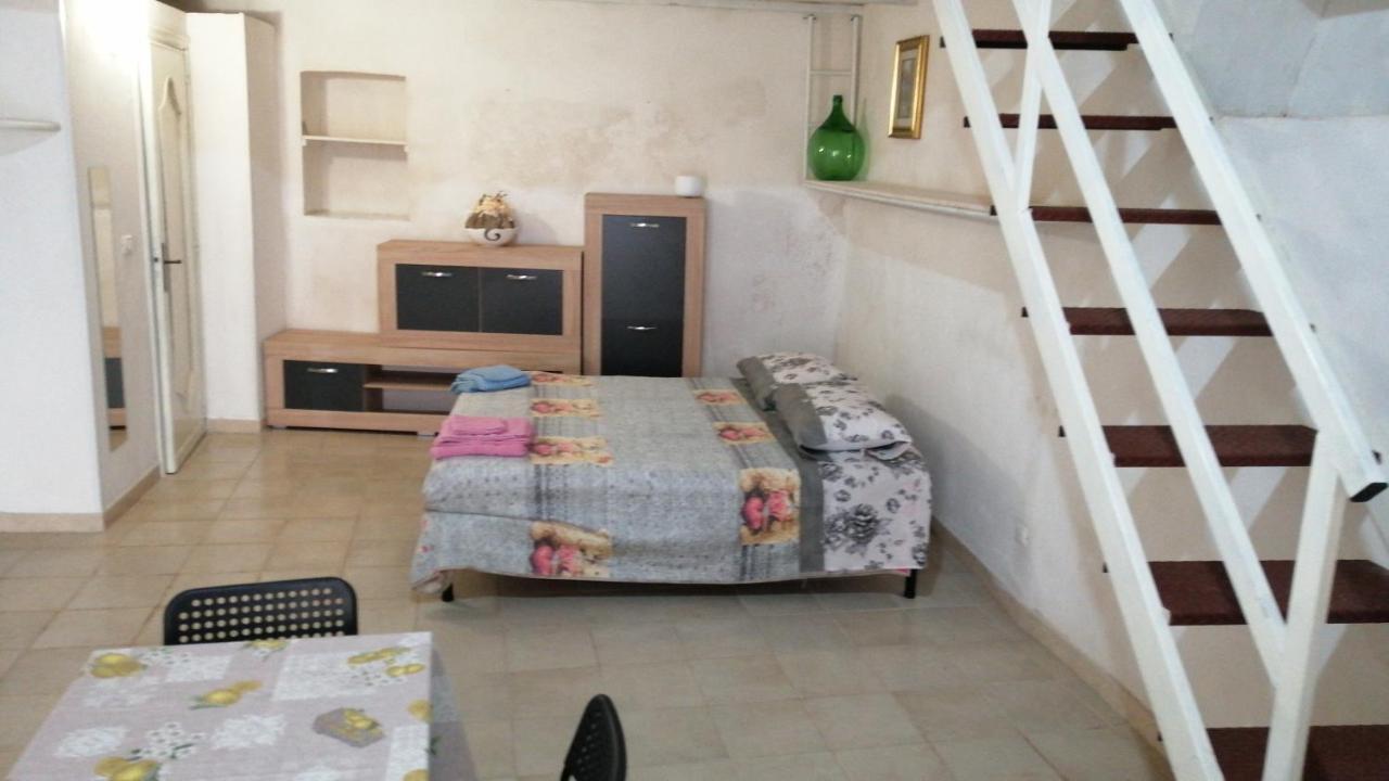 Casa Vacanze Battista 46 Grottaglie Exterior foto